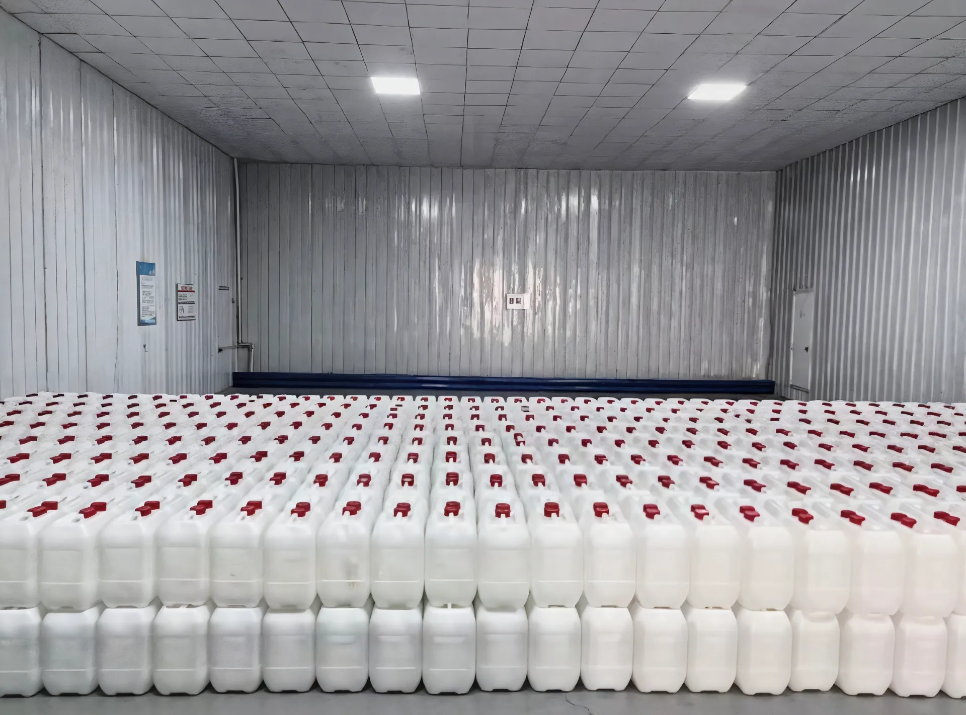 difference between glacial and normal acetic acid